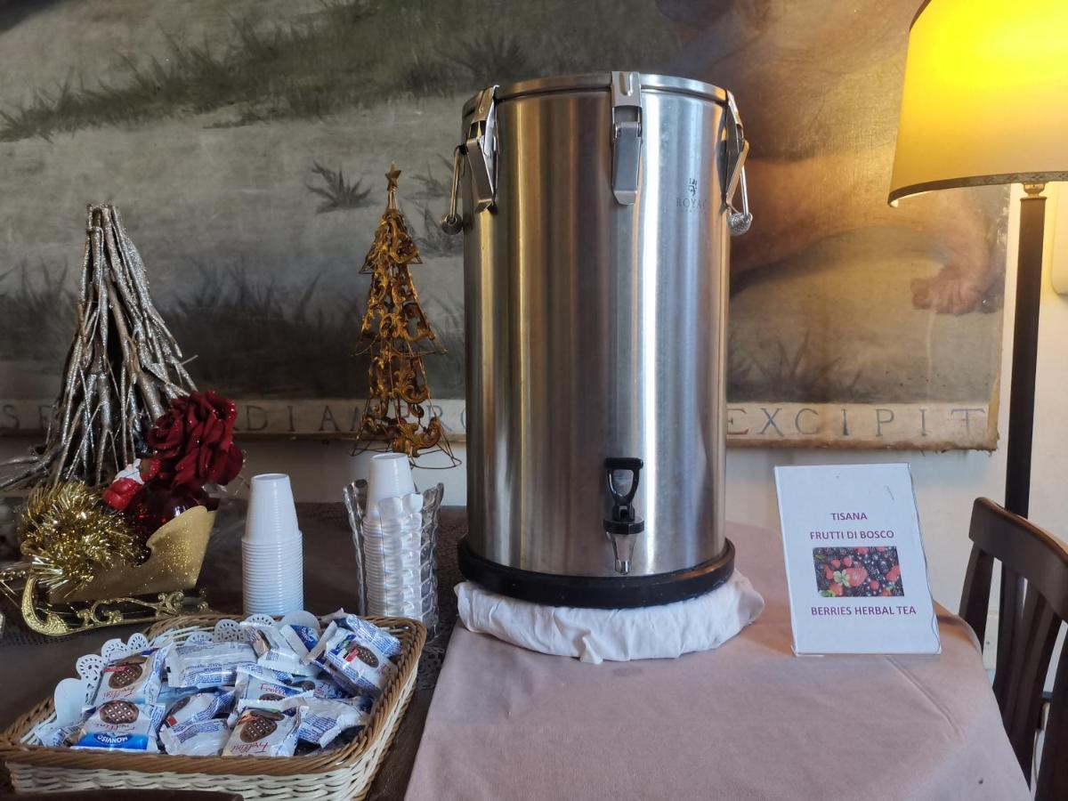 Bed and Breakfast Domus Sessoriana Roma Esterno foto