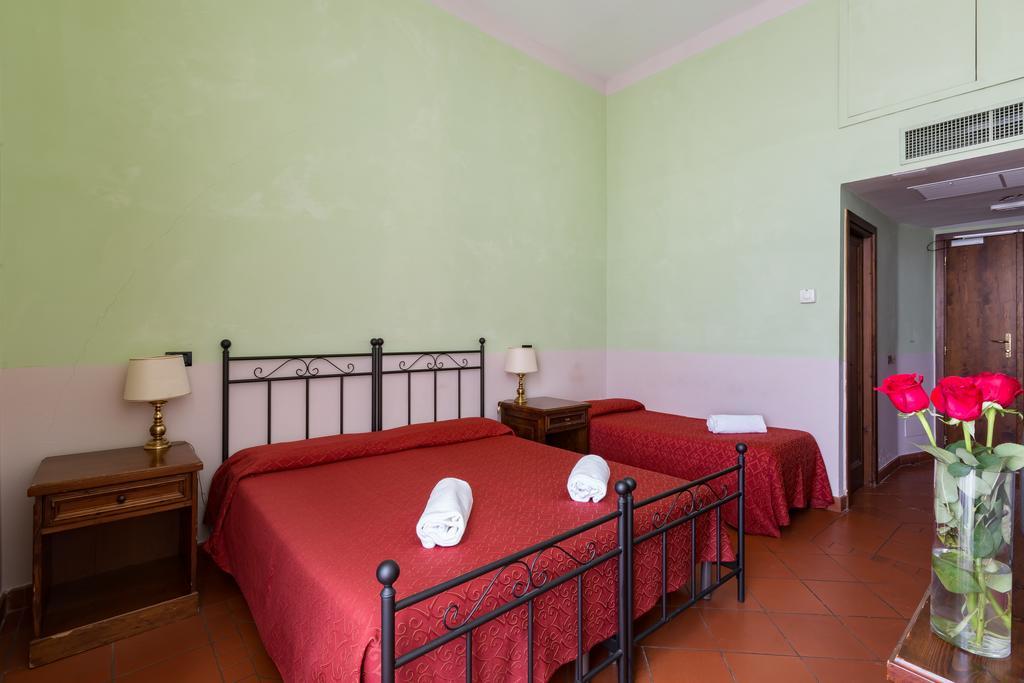 Bed and Breakfast Domus Sessoriana Roma Esterno foto