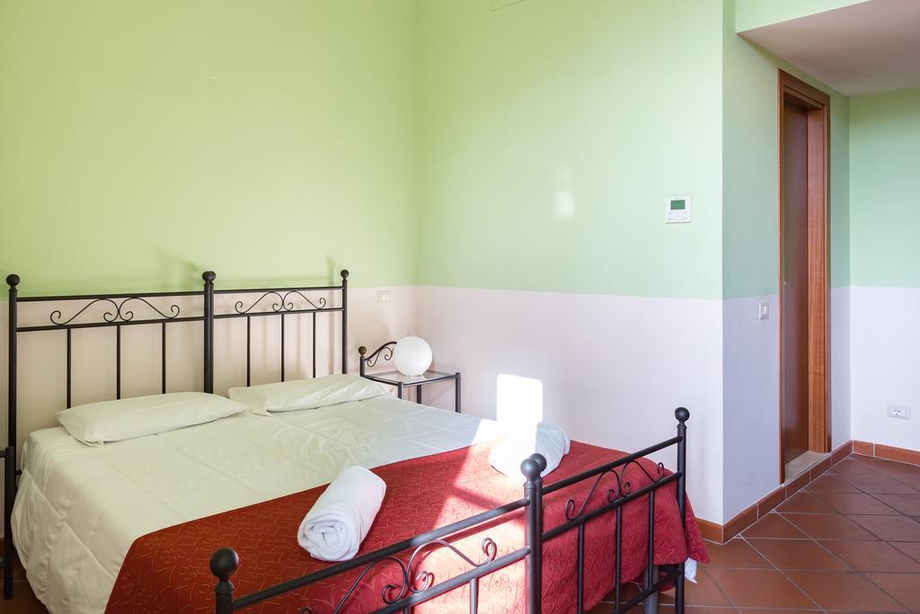 Bed and Breakfast Domus Sessoriana Roma Esterno foto