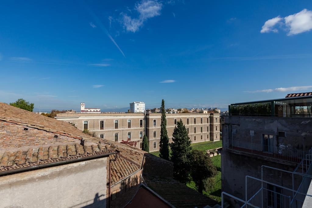 Bed and Breakfast Domus Sessoriana Roma Esterno foto