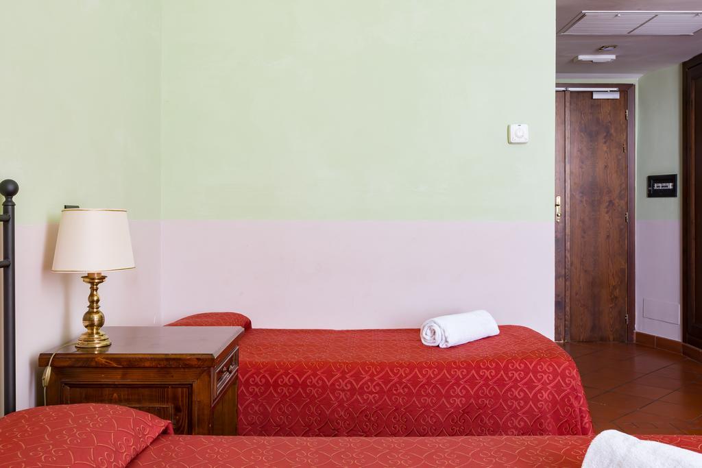 Bed and Breakfast Domus Sessoriana Roma Esterno foto