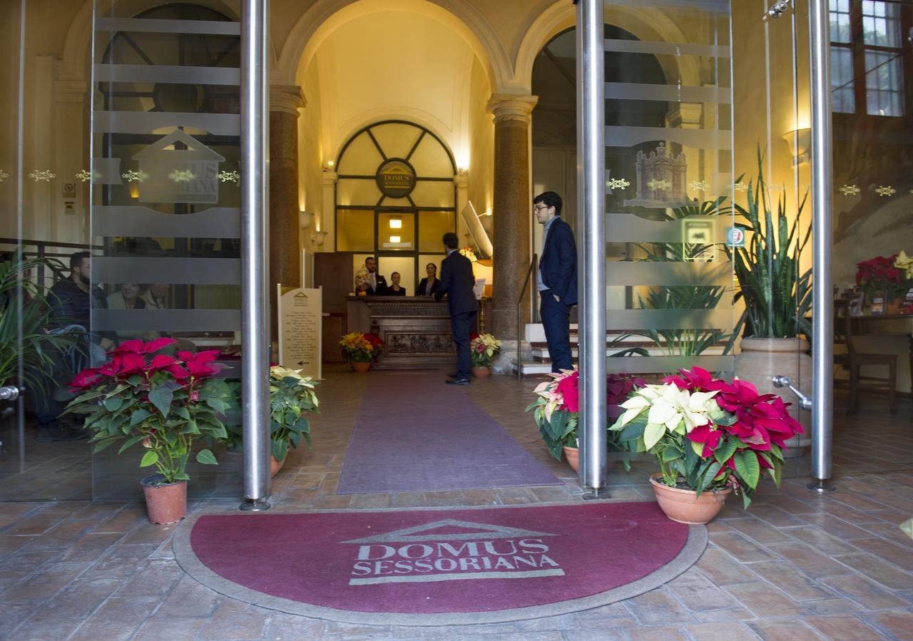 Bed and Breakfast Domus Sessoriana Roma Esterno foto
