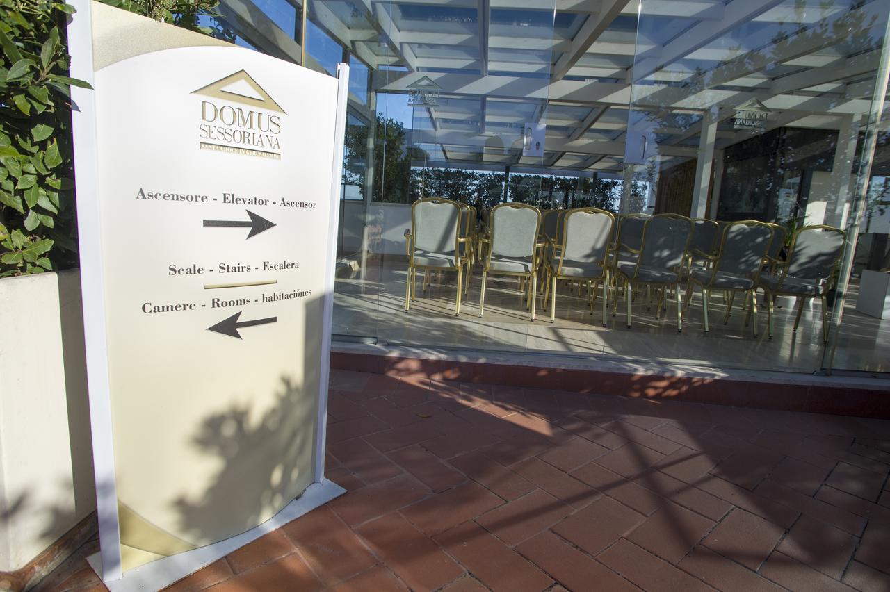 Bed and Breakfast Domus Sessoriana Roma Esterno foto