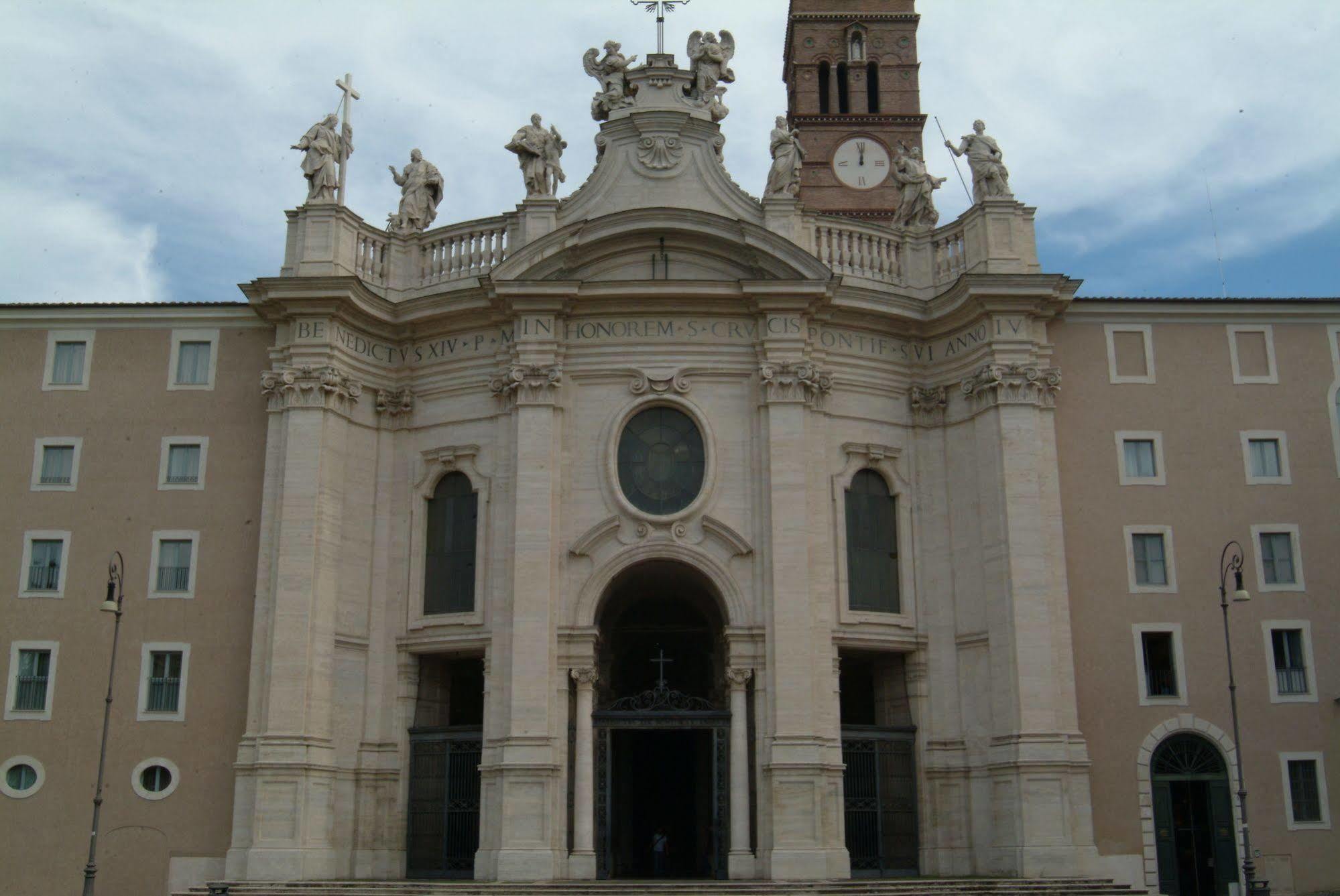 Bed and Breakfast Domus Sessoriana Roma Esterno foto