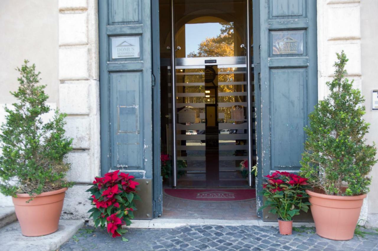 Bed and Breakfast Domus Sessoriana Roma Esterno foto