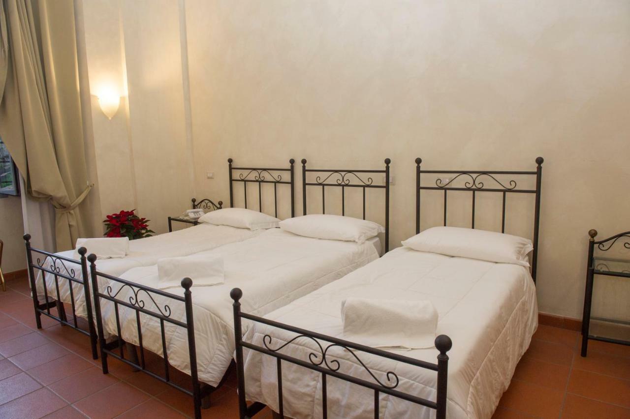 Bed and Breakfast Domus Sessoriana Roma Esterno foto