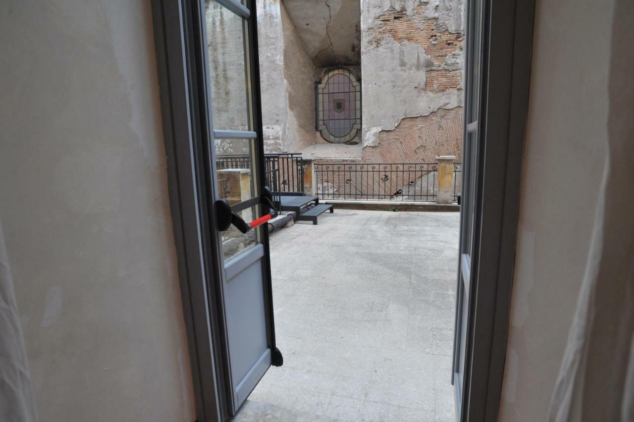 Bed and Breakfast Domus Sessoriana Roma Esterno foto