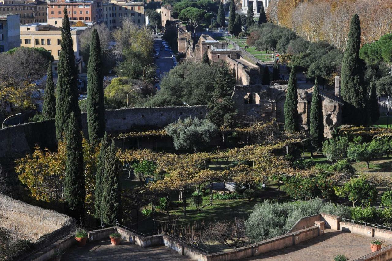 Bed and Breakfast Domus Sessoriana Roma Esterno foto